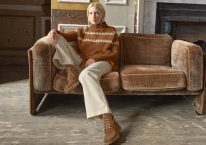 Women Wrap London Knitwear*Hand-Crochet Sweater